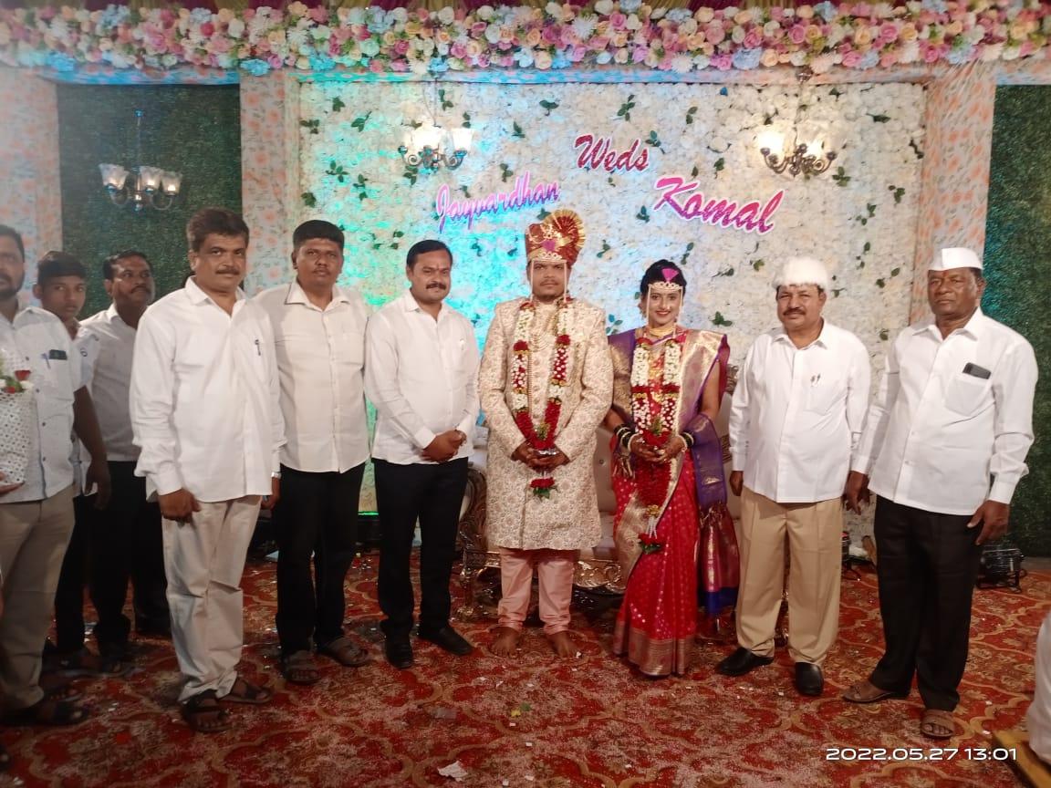 ES50425 & Jayvarshan Patil  & Komal B.