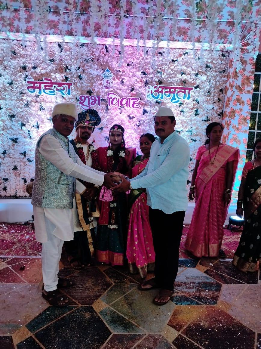 à¤•à¥. à¤…à¤®à¥ƒà¤¤à¤¾ à¤…à¤¨à¤¿à¤²à¤•à¥à¤®à¤¾à¤ & à¤®à¤¹à¥‡à¤¶ à¤¯à¥à¤µà¤°à¤¾à¤œ à¤ªà¤µà¤¾à¤°