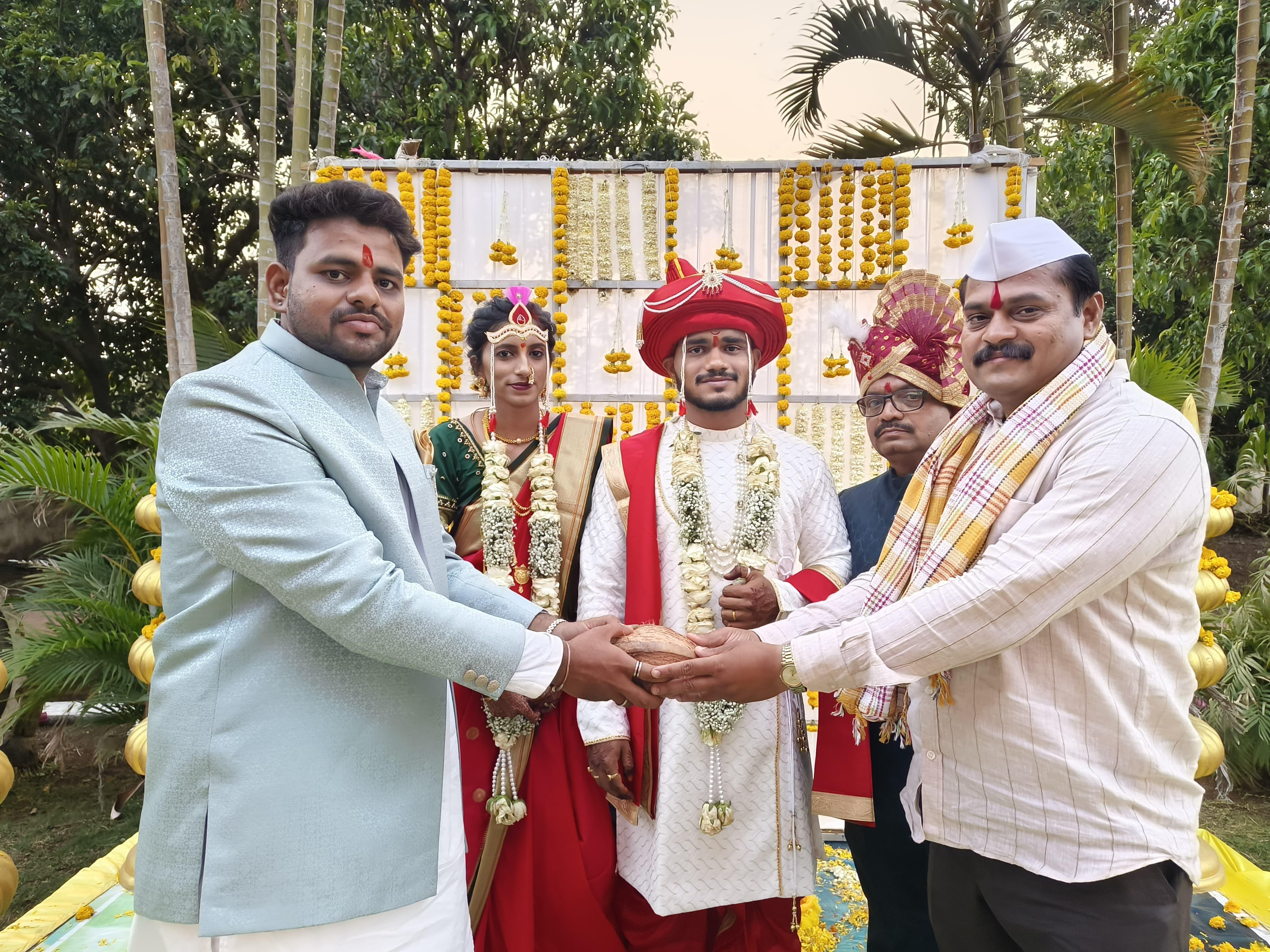 Aniket Mulik Mumbai Shirala Antri & Shubhangi Rasal Gardi vIta
